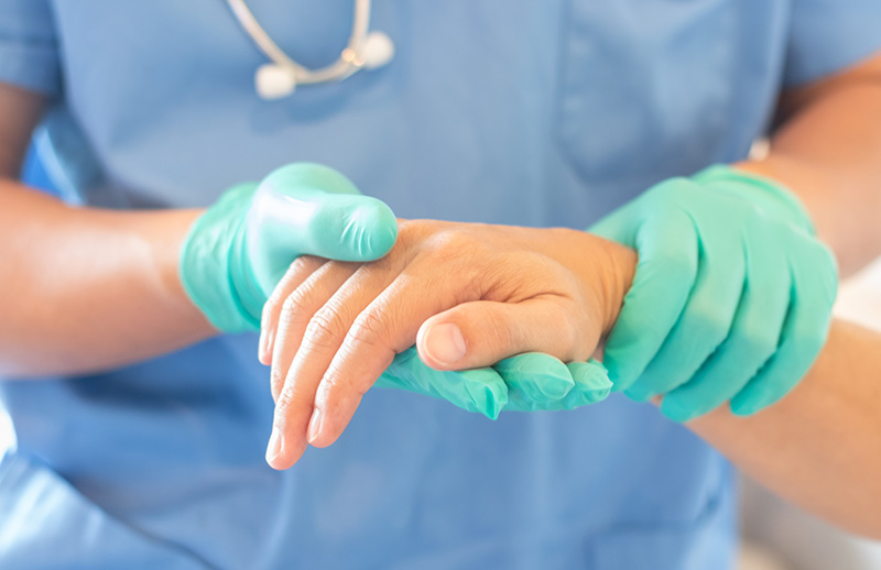 El-el bilek cerrahisi